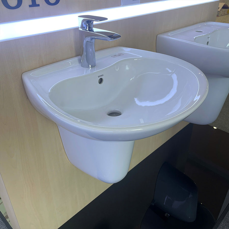 Chậu lavabo treo tường TOTO LHT300CR#W chân lửng