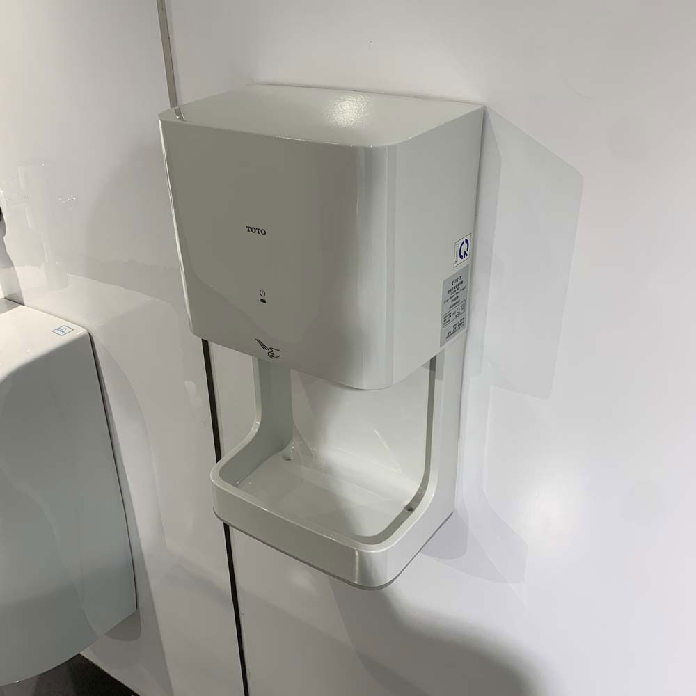 Máy sấy tay TOTO TYC322W có khay hứng nước