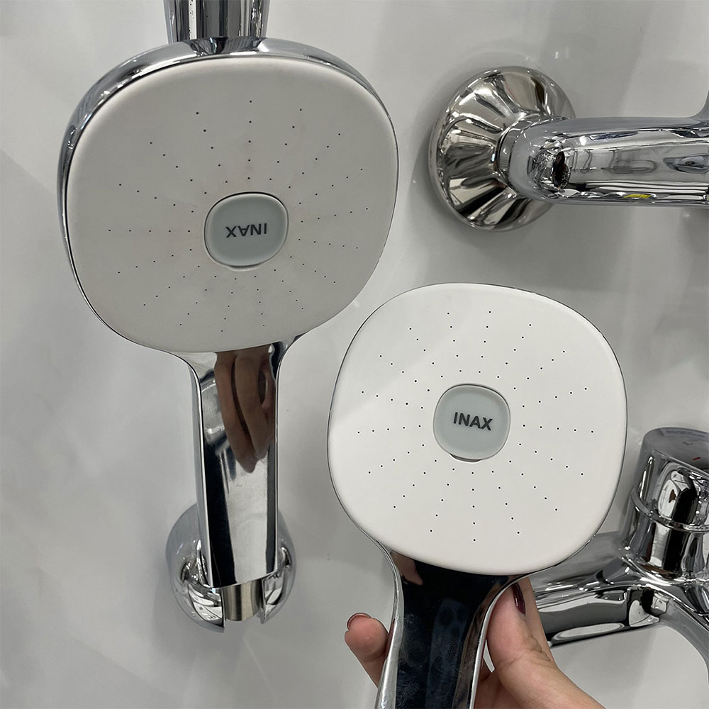 Tay sen tăng áp INAX BF-SC8 (8C) màu trắng viền mạ Chrome