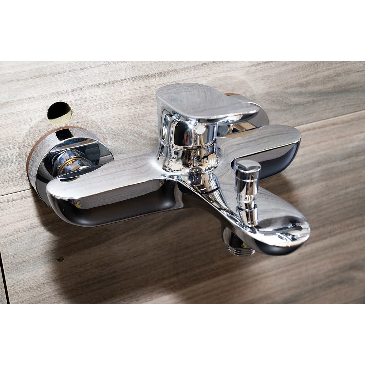 Củ sen tắm nóng lạnh GO Series TOTO TBG01302VA