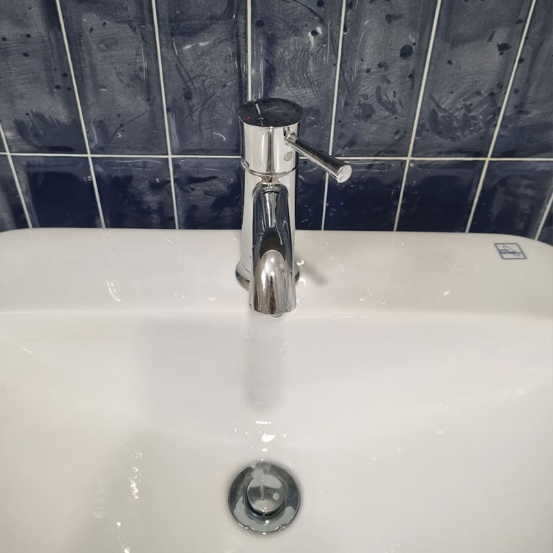 Vòi lavabo nóng lạnh LN TOTO TLS02301V