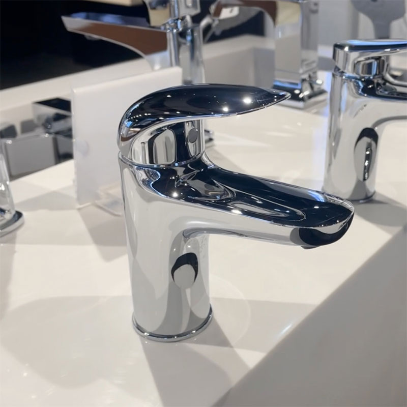 Vòi lavabo nóng lạnh LC TOTO TLS03301V